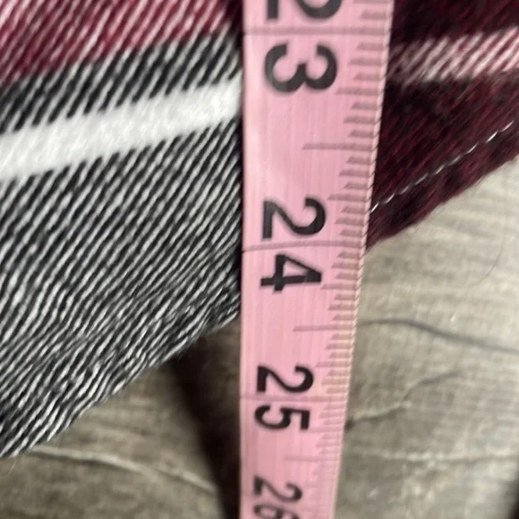 American eagle shirt size extra small black gray and burgundy plaid - Picture 10 of 10